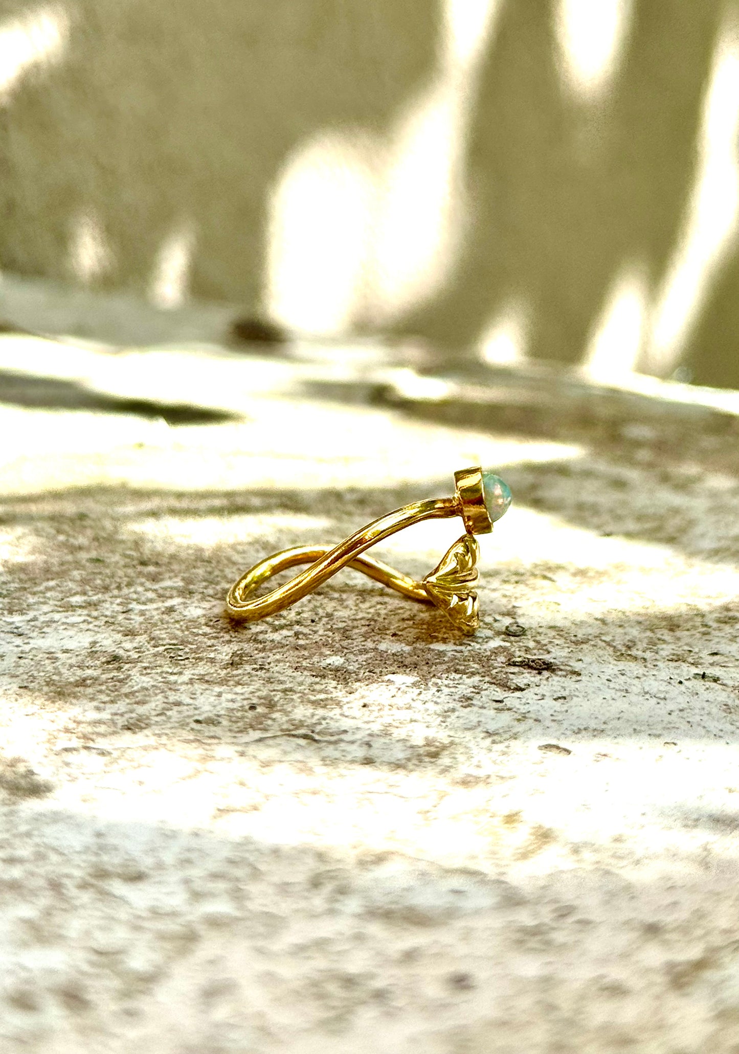 Bague Feuille Naissante - plaqué or et opale