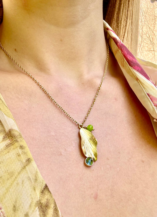Collier Au bords d’un lac - plaqué or et aigue-marine