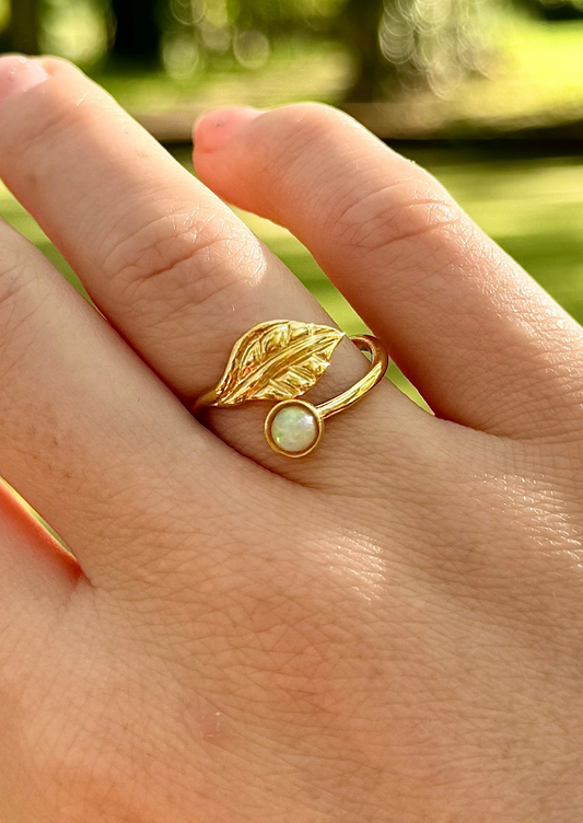 Bague Feuille Naissante - plaqué or et opale
